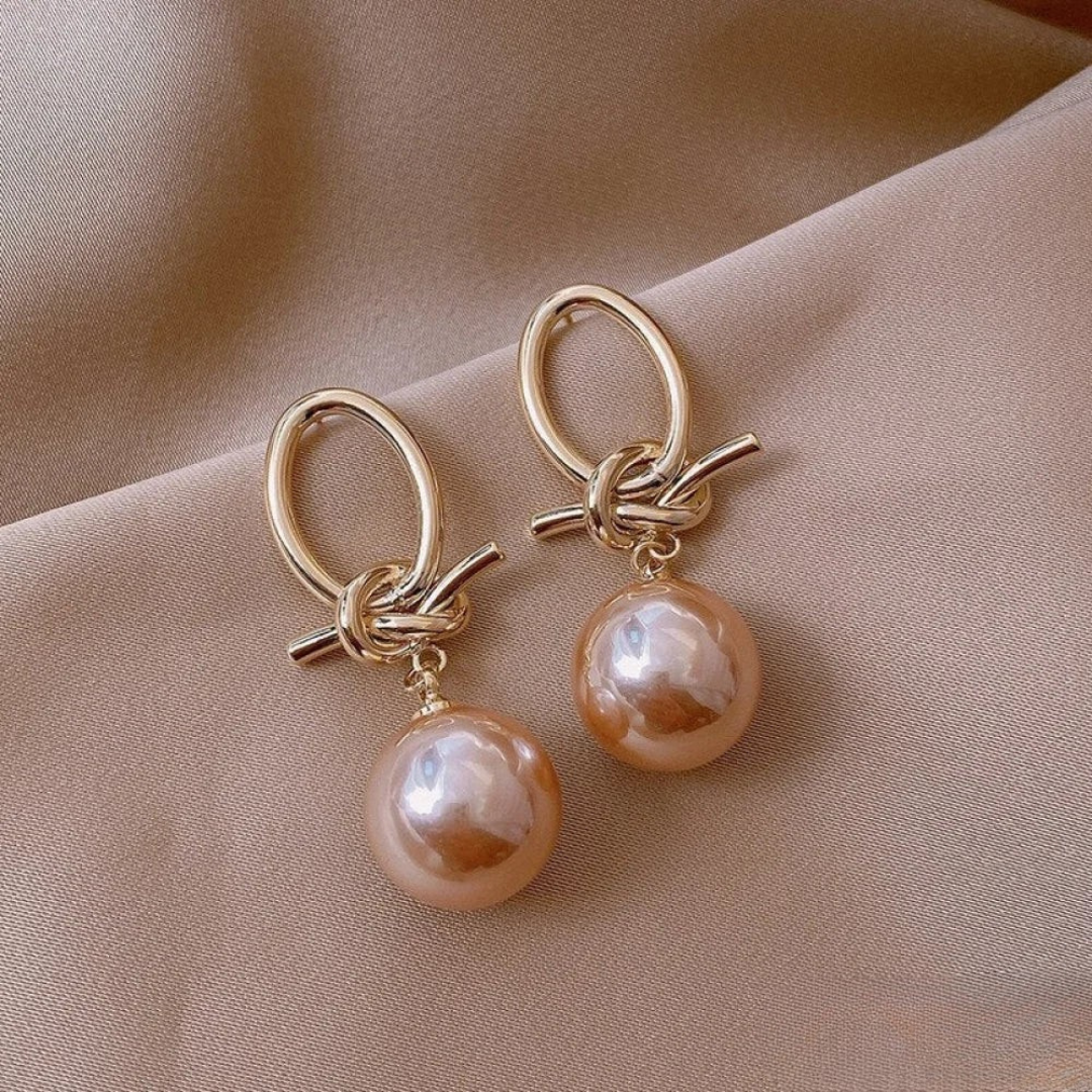 Sophisticated Pearl Earrings for a Timeless Look
