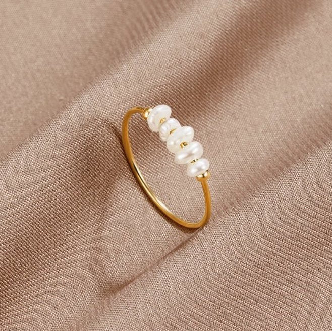 Classic Elegant Ring with Freshwater Pearl for a Sophisticated Style